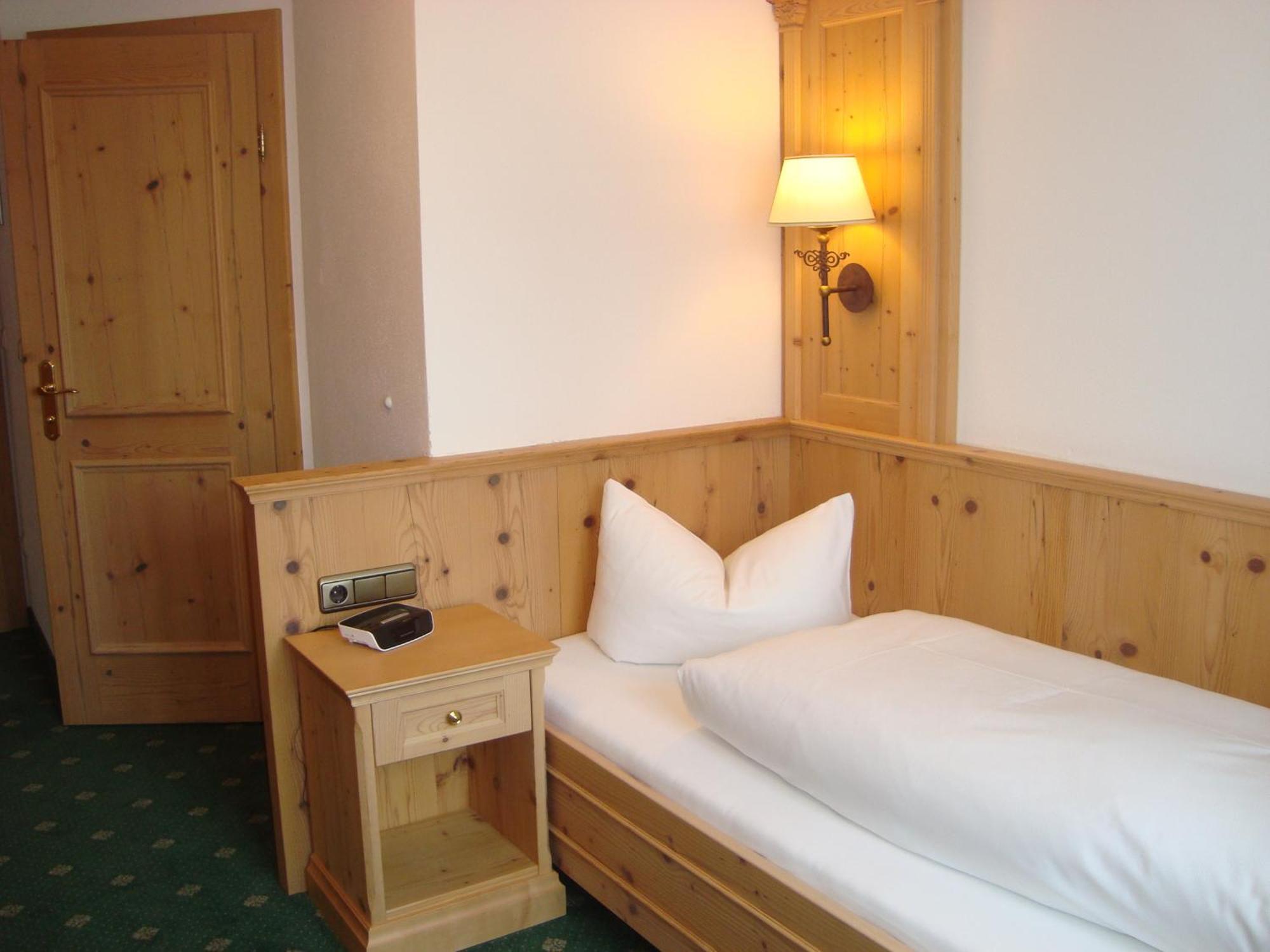 Gasthof & Hotel Jaegerwirt Aufhofen ภายนอก รูปภาพ