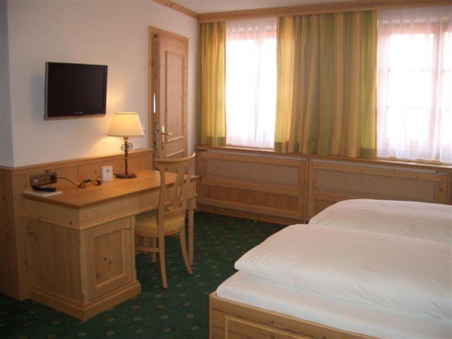 Gasthof & Hotel Jaegerwirt Aufhofen ห้อง รูปภาพ